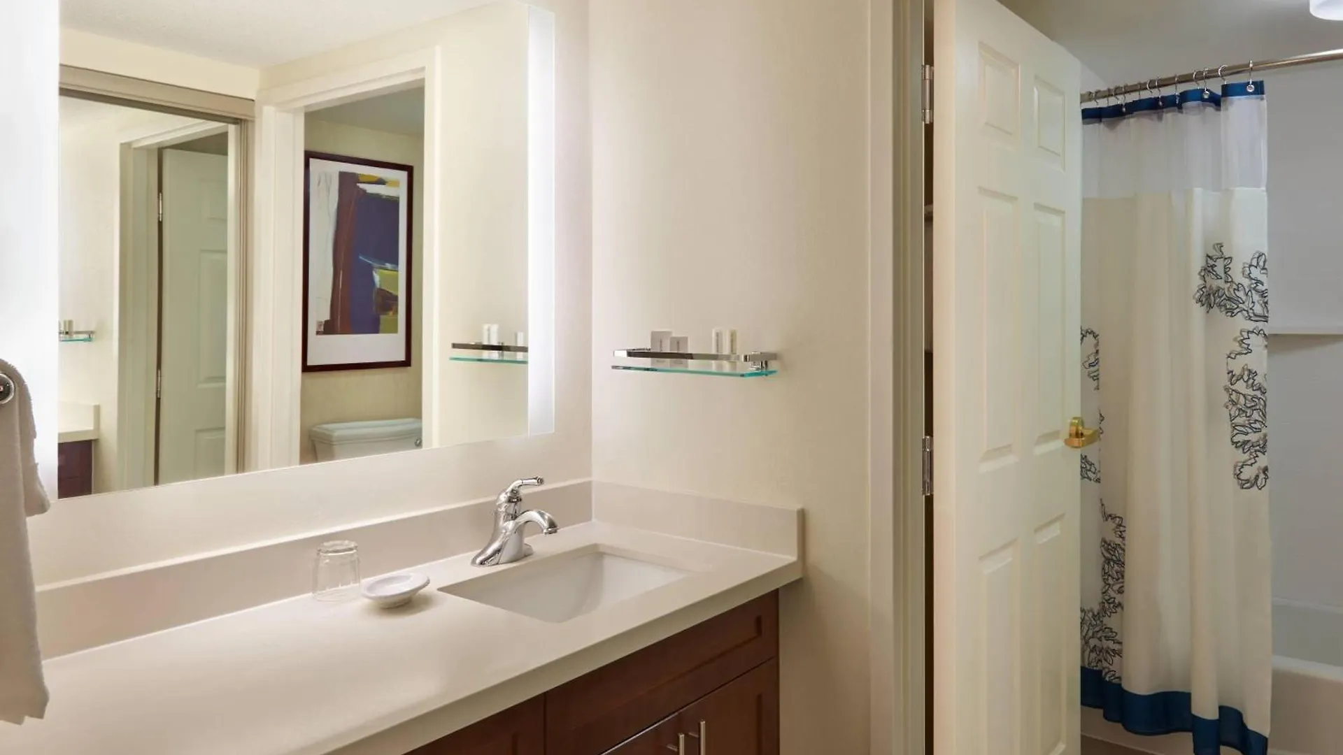 فندق ريزيدنس إن باي ماريوت تورنتو إيربورت تورونتو 3*,  كندا